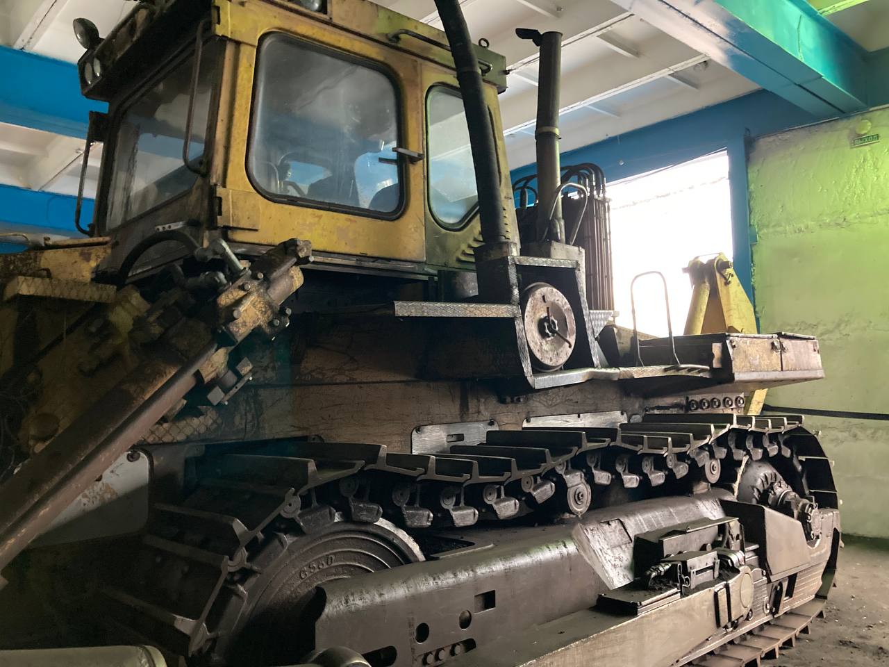 213939-Бульдозер на базе трактора Т330Р2-3