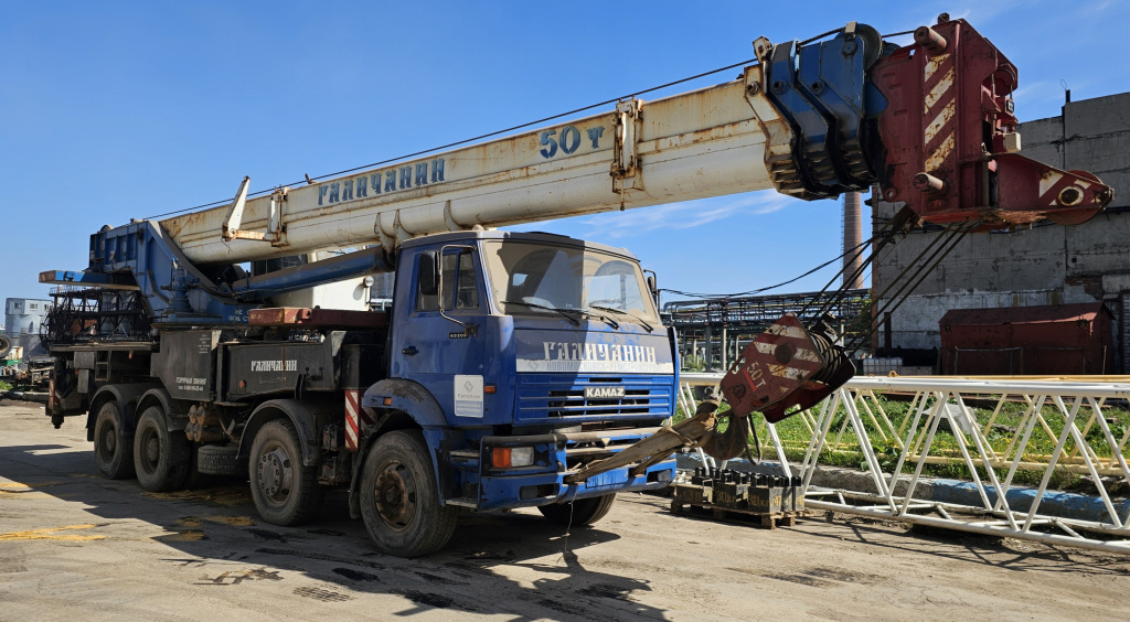 269051-Реализация автокрана КС-65713-1 (с гуськом и противовесами) на шасси КАМАЗ-65201 г/п 50 тн., 2013 г.в.