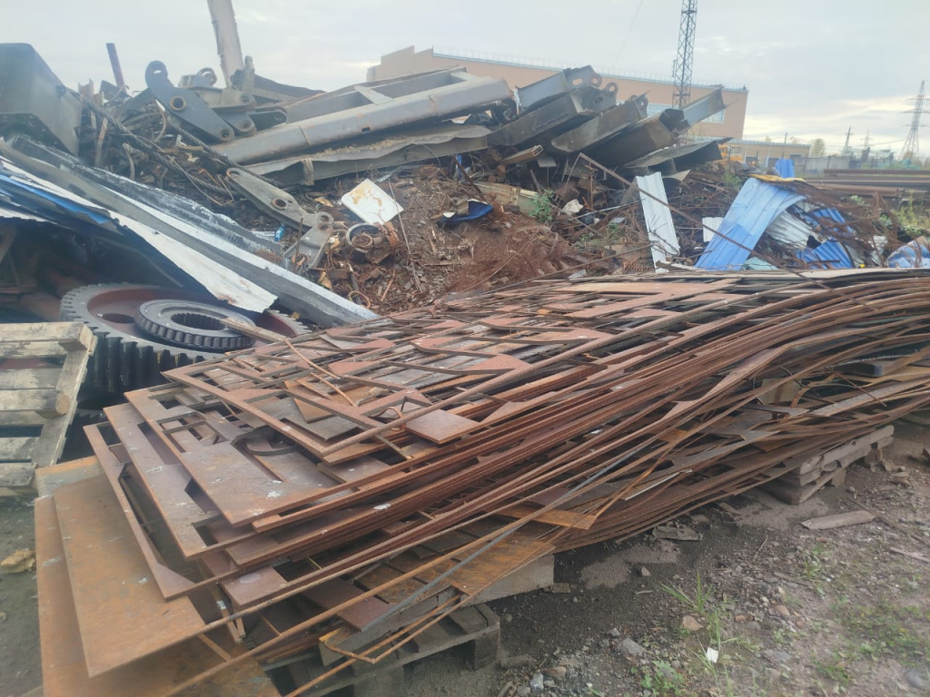 335013 - Лом черных металлов 240 тонн ООО "ЕСК-СУЭК" - "Назаровский РМЗ"
