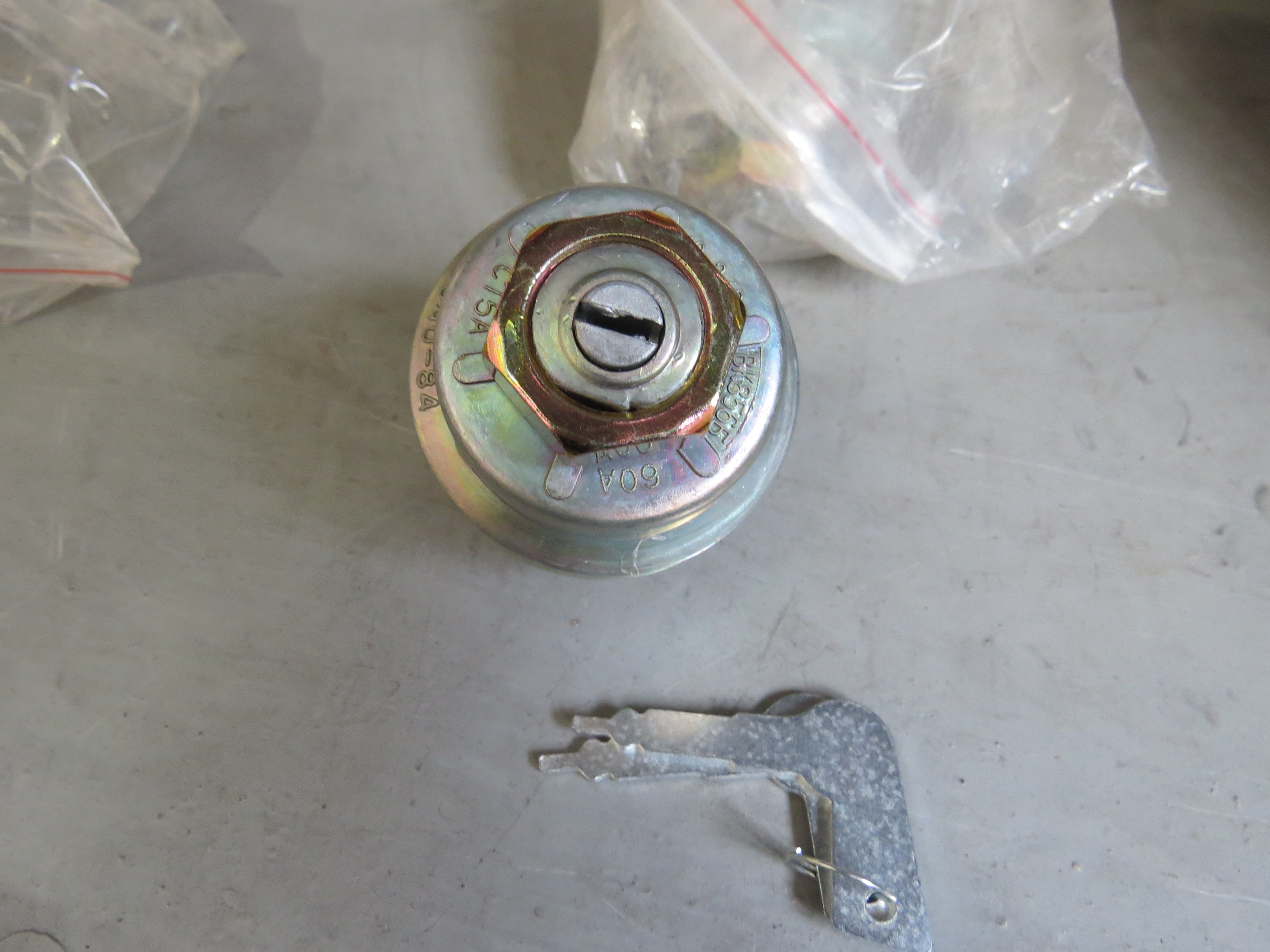 ЗАМОК-ВЫКЛЮЧАТЕЛЬ ВК-856