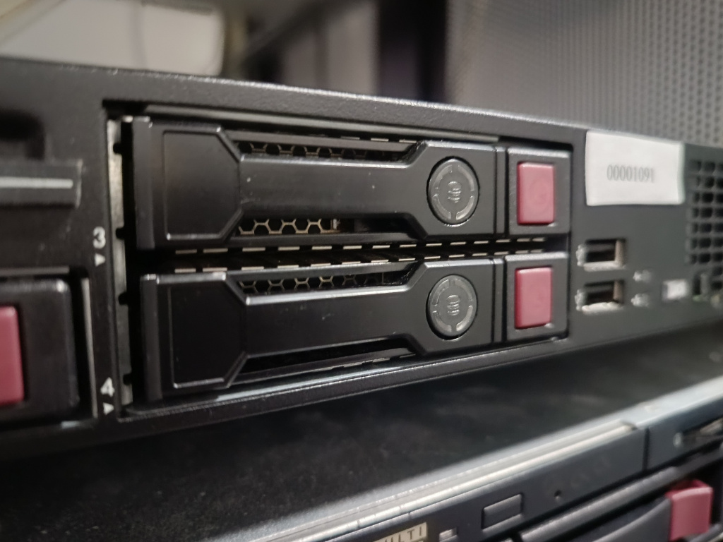 341976-Сервер (компьютер) HP ProLiant DL20 723562-B21/1xCPU-iXeon E3-1240v5/ 2xRam-DDR4 8GB 2Rx8 (инв.00001091)