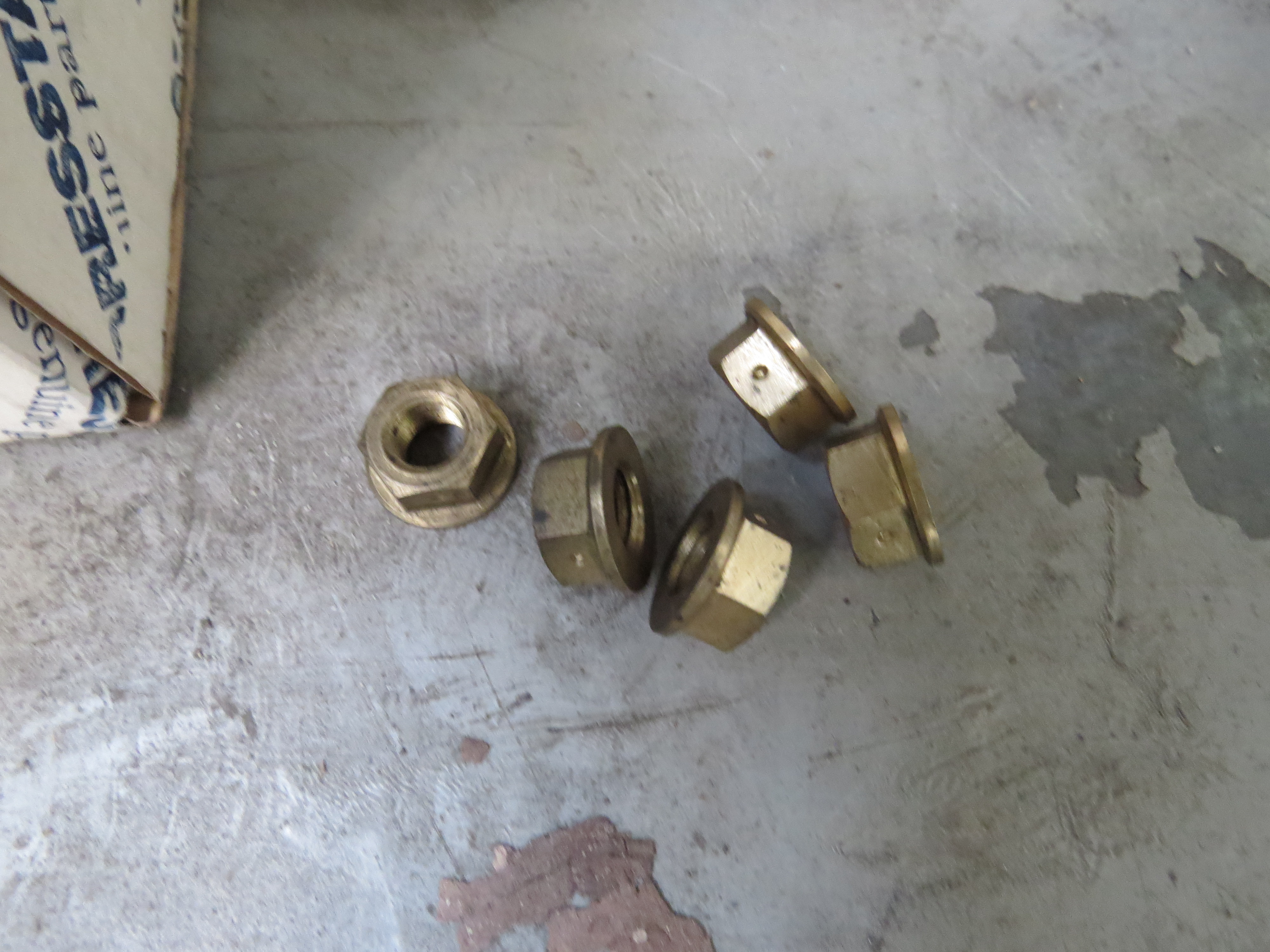 ГАЙКА 399-08-1023