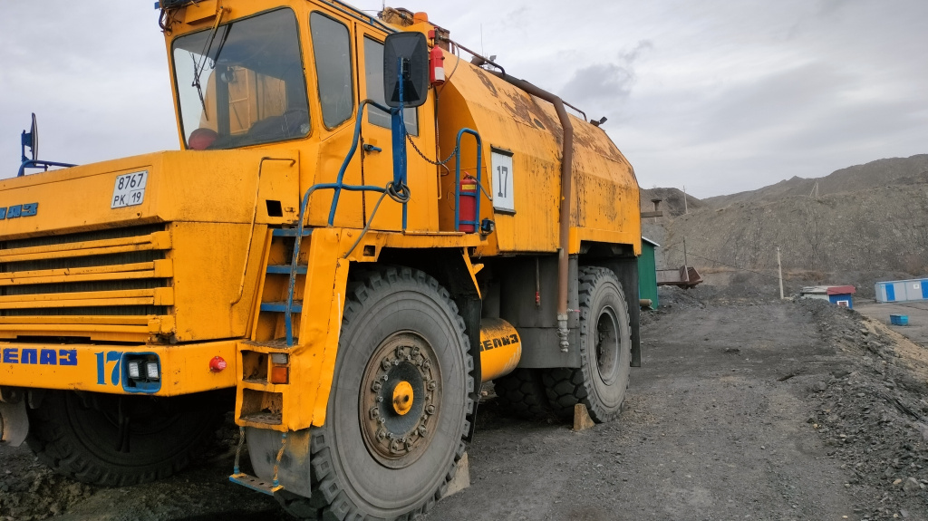 347643 - Белаз-7648А гар №17 (Поливооросительная машина), инв. № 938, 2000 г.в.