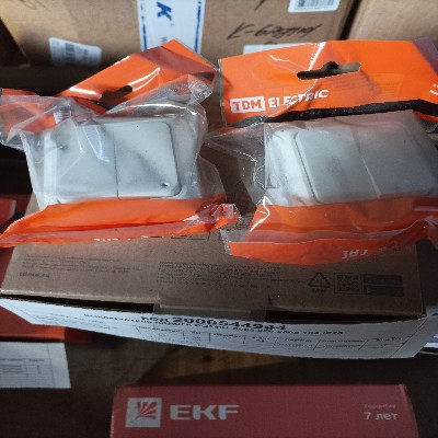 ВЫКЛЮЧАТЕЛЬ ЛАДОГА SQ1801-0003 220-230В