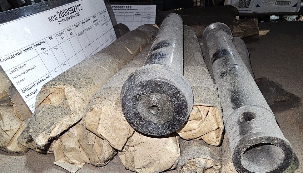 ШТОК 652.9070.1305