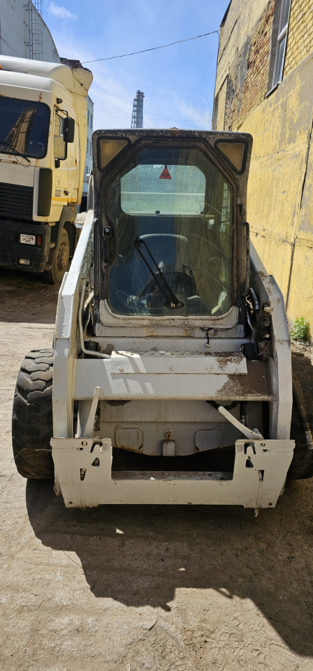268999 - Реализация погрузчика BOBCAT S175, 2012 г.в. в комплекте: бур, молот, снегометатель, щетка.