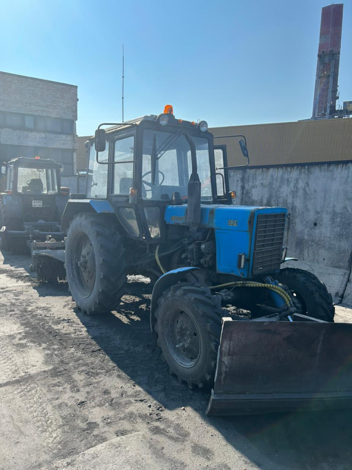 277706-Машина тротуаро-уборочная МТ3-82.МК.ТМ
