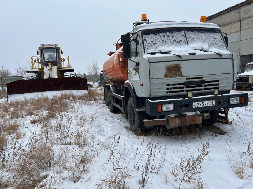 265218-Автомобиль КАМАЗ-АЦ НЕФАЗ 66052-11-15 О 295УУ19 2006 г.в.