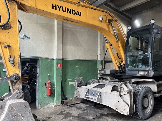 262061-Экскаватор колесный HYUNDAI R170W-7 2011 года выпуска