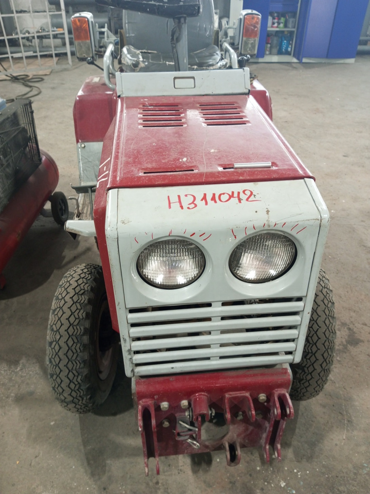 309194-Трактор КМЗ-012 с отвалом