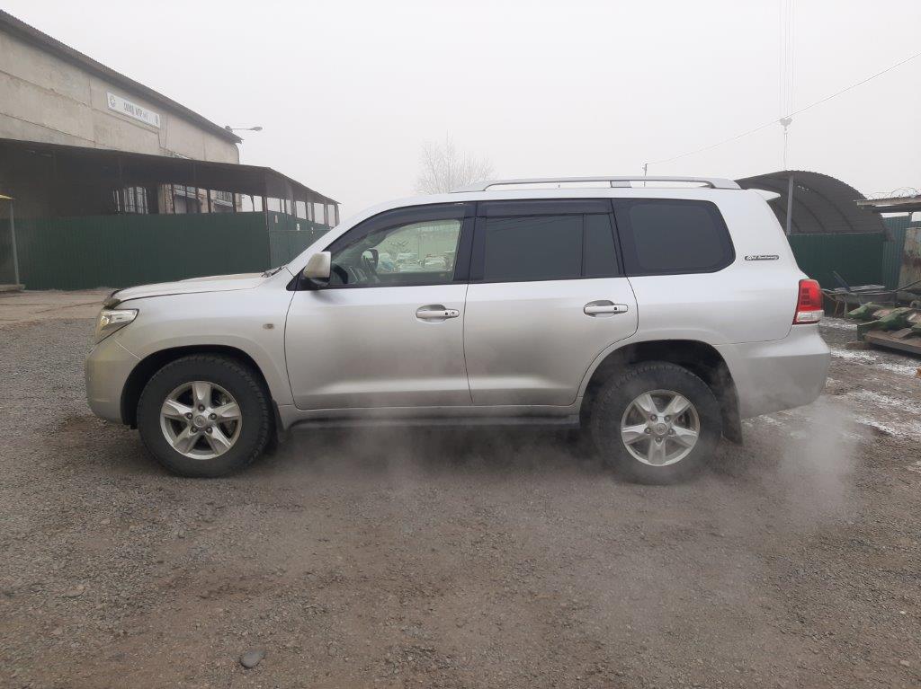 111812-TOYOTA LAND CRUISER 200, 2011 г.в