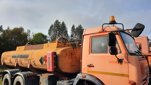 256345-Автотопливозаправщик 4649А2  дв.С2706667 VIN Х8946(Инв.№4745)
