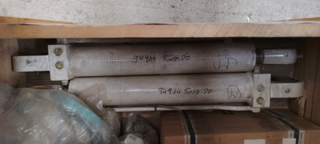 240039-Запасные части для комбайнов проходческих (тип DH R75t, R75) 