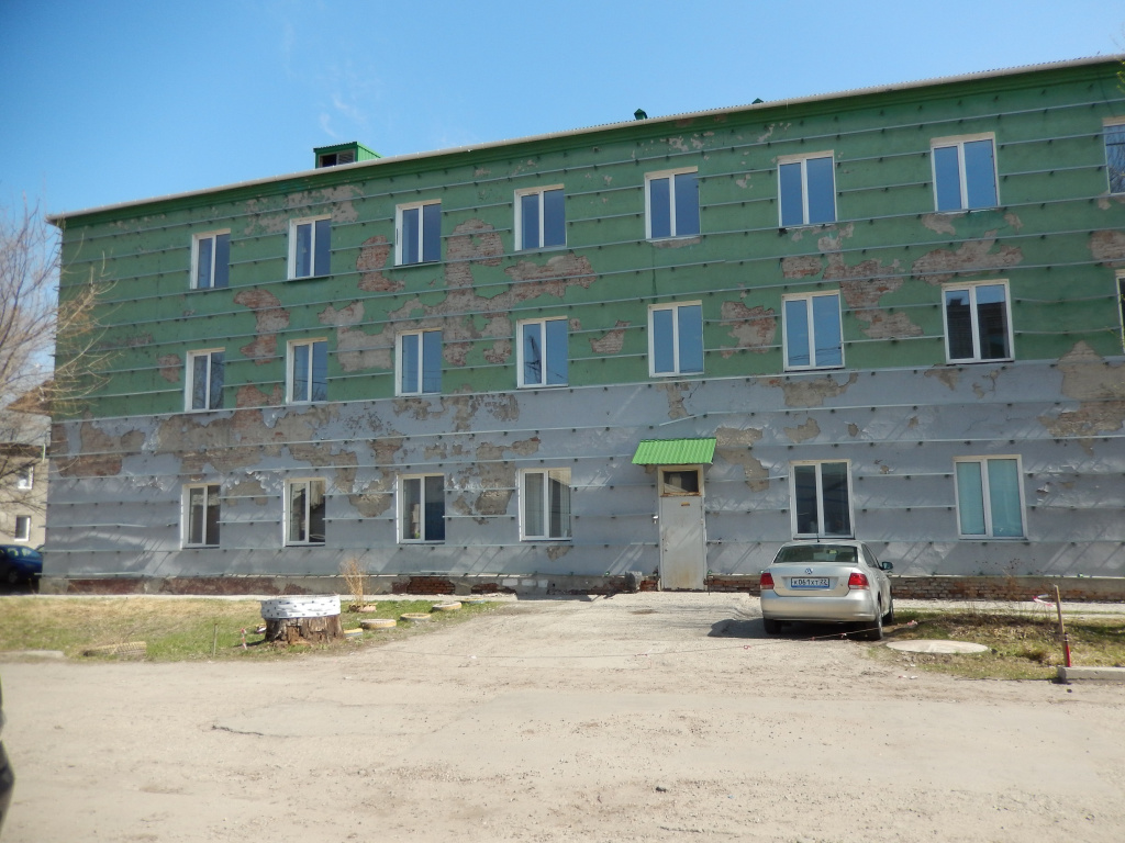 Здание трехэтажной гостиницы (назначение нежилое), площадью 1 471,5 кв.м, по адресу: г. Барнаул, ул. Бриллиантовая, 2/10а
