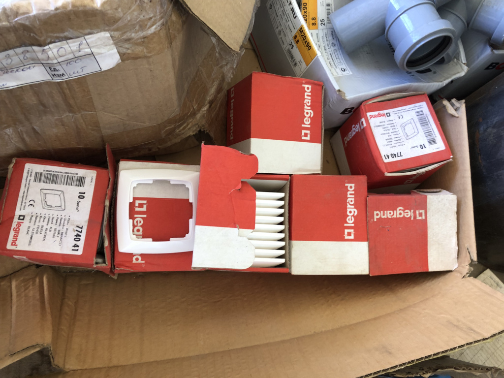 РАМКА LEGRAND 774041 SUNO