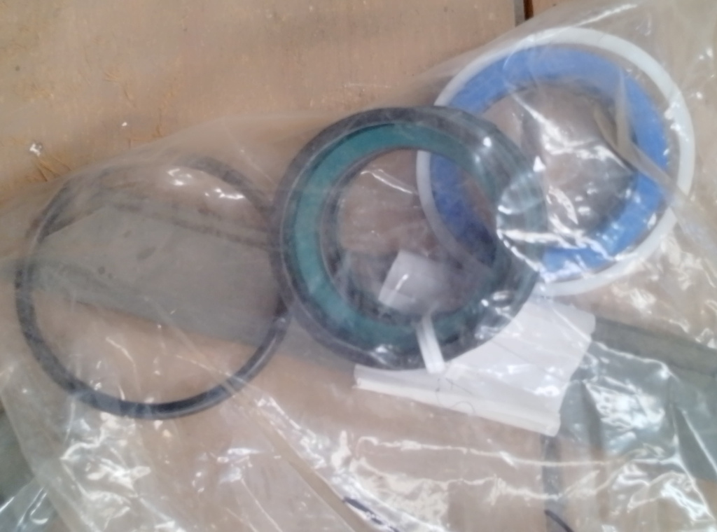 НАБОР УПЛОТНЕНИЙ ЦИЛИНДРА 71624