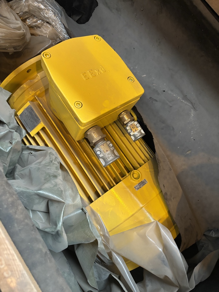 346641-ЭЛЕКТРОДВИГАТЕЛЬ ДЛЯ ВИБРАЦИОННОГО КОНВЕЙЕРА