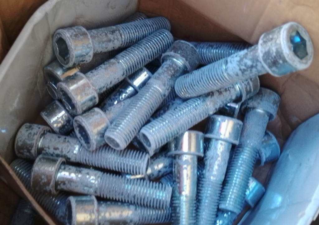 ВИНТ M20*90 8.8 DIN912