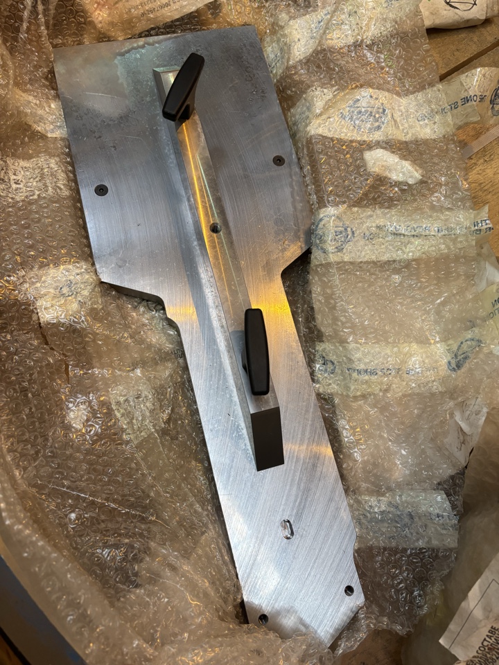 ПОЛОСА ВЕРХНЯЯ ПЕРЕДНЯЯ 058276