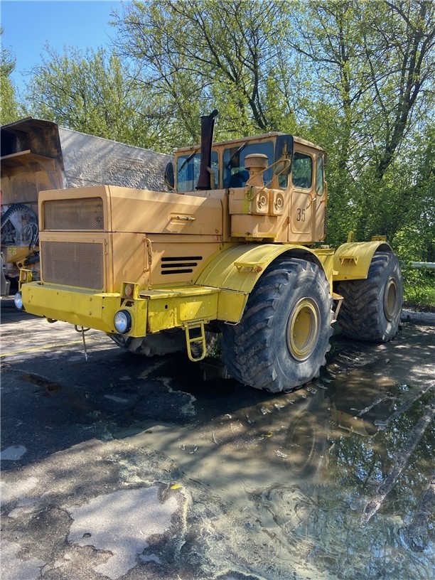 ООО «ПГ «Фосфорит»  реализует Трактор К-700А (ИНВ№1301407938)