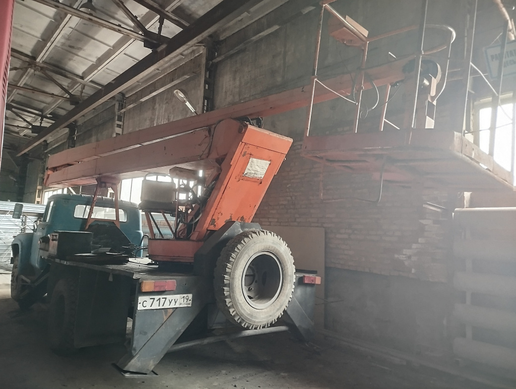 341072-Автовышка ЗИЛ 431410, 1988г. С717УУ19, инв.АБ500007